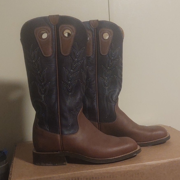 Cowboy Boots - Picture 2 of 4